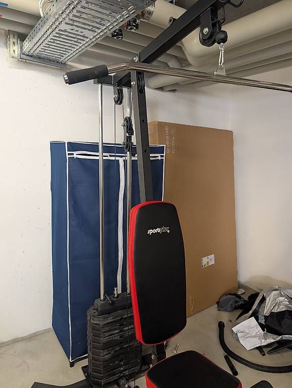 Vélos d'appartement: Latzugstation Trizeps Trainer Lat Tower – D'occasion à Allschwil par mangojuice