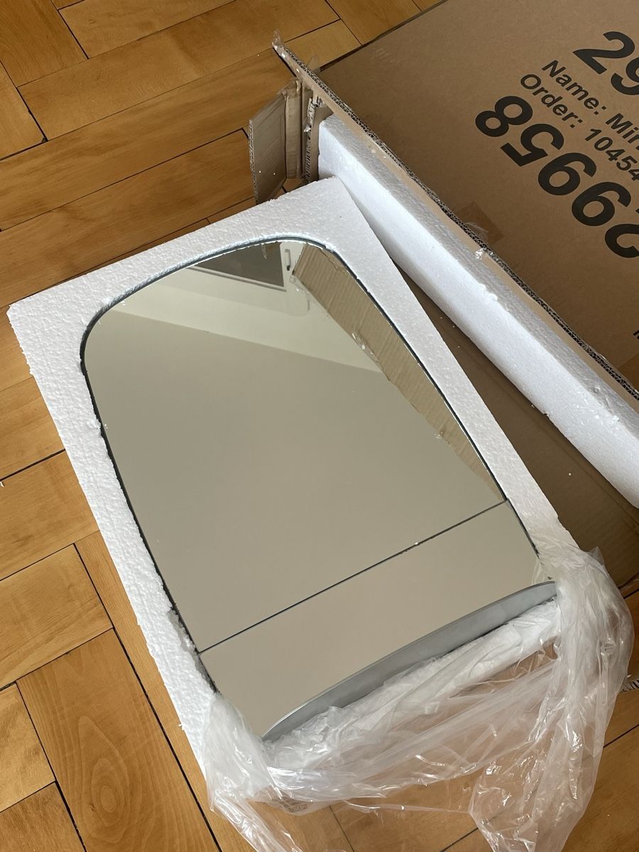 Specchi: Miroir murale Beliani avec plateau – Nuovo e nell'imballaggio originale da La Chaux-de-Fonds venduto da maya_p
