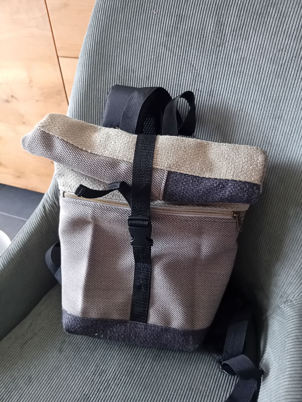 Sacs à dos: rolltop Rucksack Patchwork Stoff grau/beige  – Neuf (Voir description) à Burgdorf par carodesign1 7