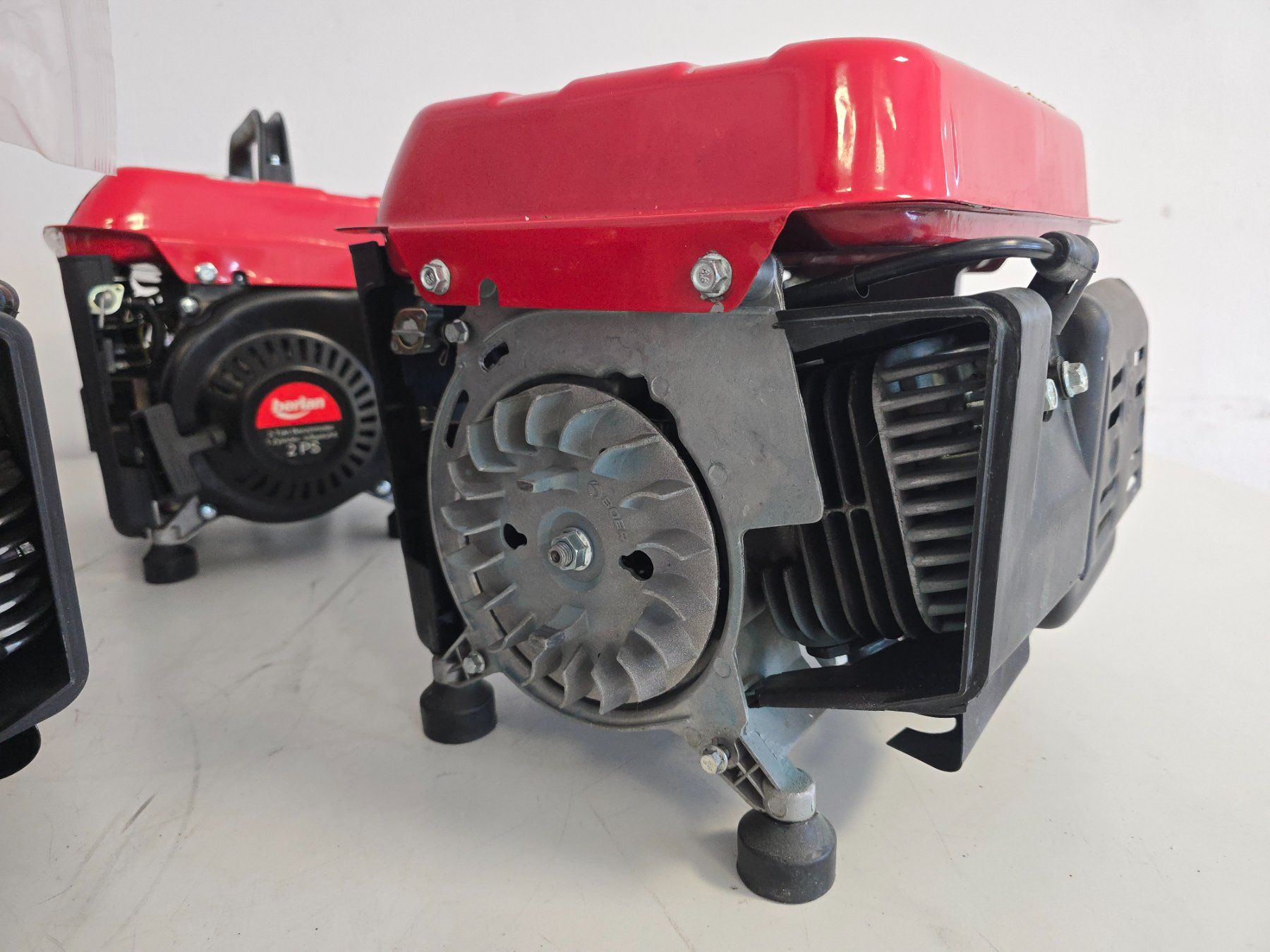 Generatori di corrente: 5x 2 PS Benzin Stromerzeuger Generator 750W Notstromaggregat – Difettoso da Baar venduto da Werkzeugzentrum 8