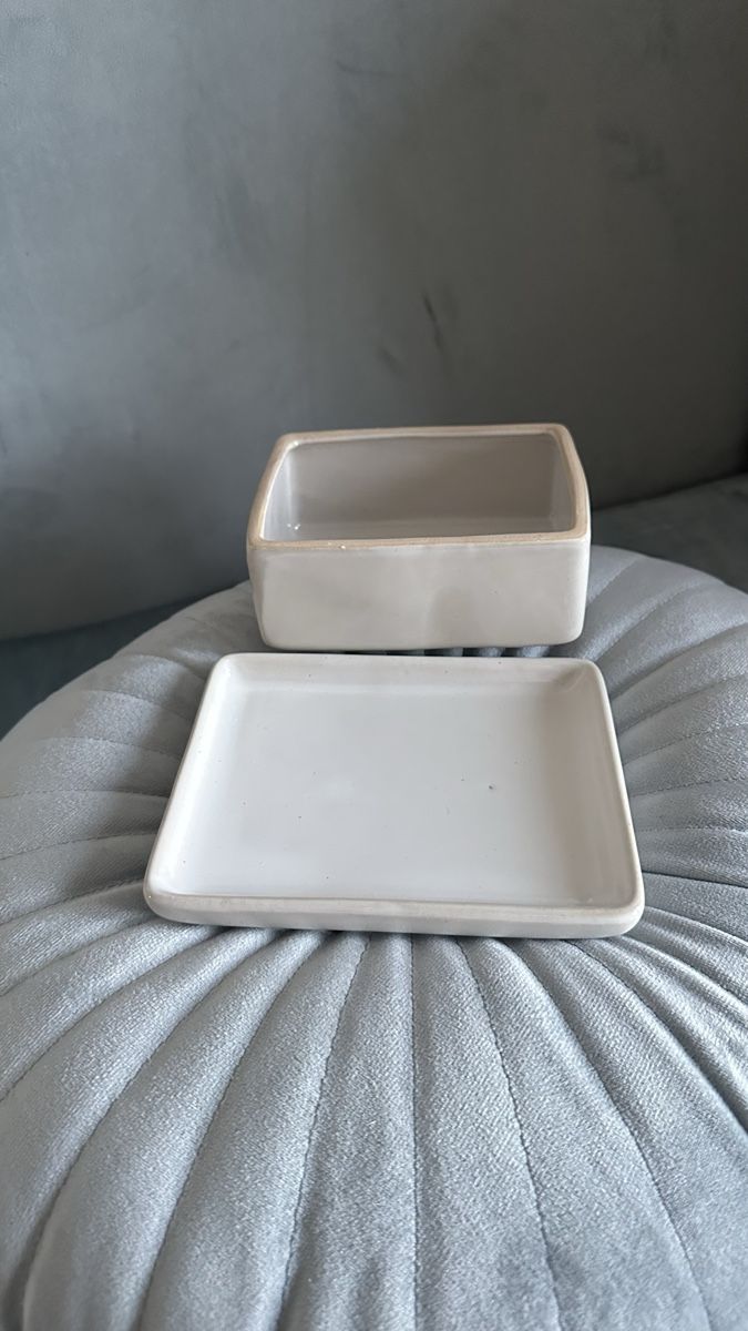 Sonstiges Geschirr: Beurrier en céramique – Neu und originalverpackt aus Biel/Bienne von lor_7yjm 1