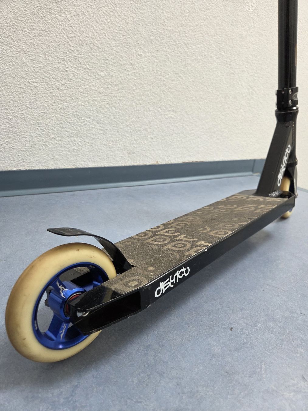 Kickboard: District Stunt Scooter - Top Zustand. – Usato da Kreuzlingen venduto da wirgehenfischen 4