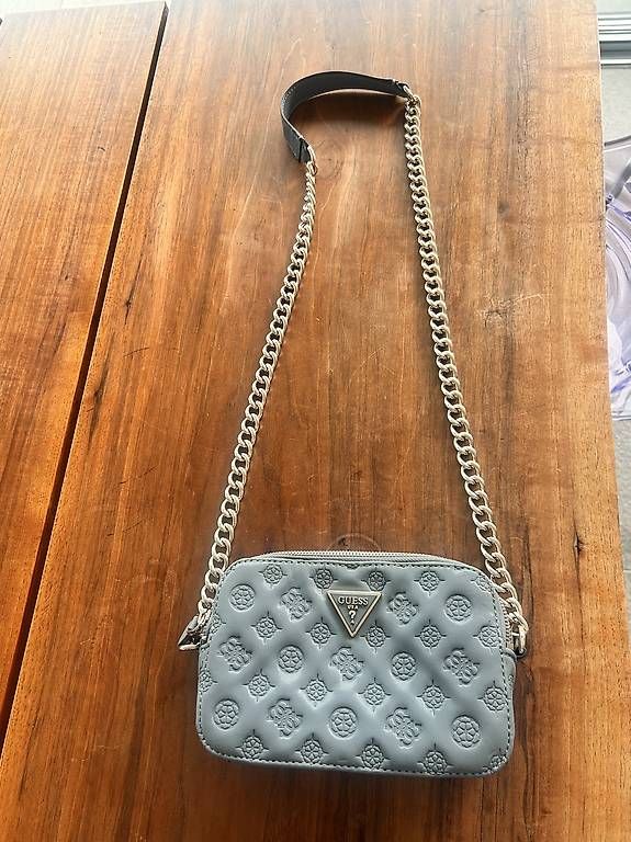 Taschen für Damen: Borsetta guess – Gebraucht aus Bioggio von vir_5b6b