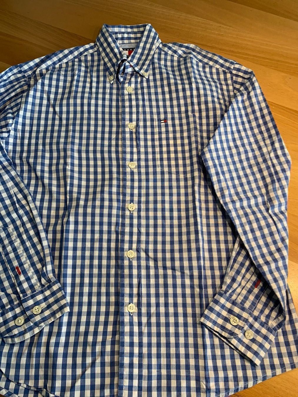 Tommy Hilfiger Hemden, T-Shirts & Polos: Tommy Hilfiger Hemd gr 146 – Gebraucht aus Mettmenstetten von _4_YOU_