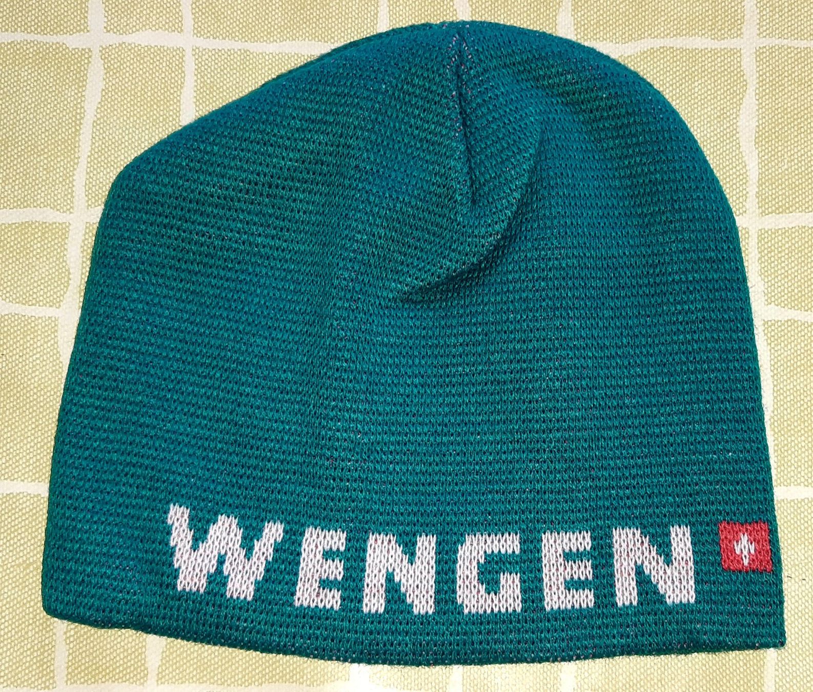 Chapeaux, bonnets & casquettes: Mütze mit Strickschrift Wengen – Neuf (Voir description) à Lausanne par jag_sj6f