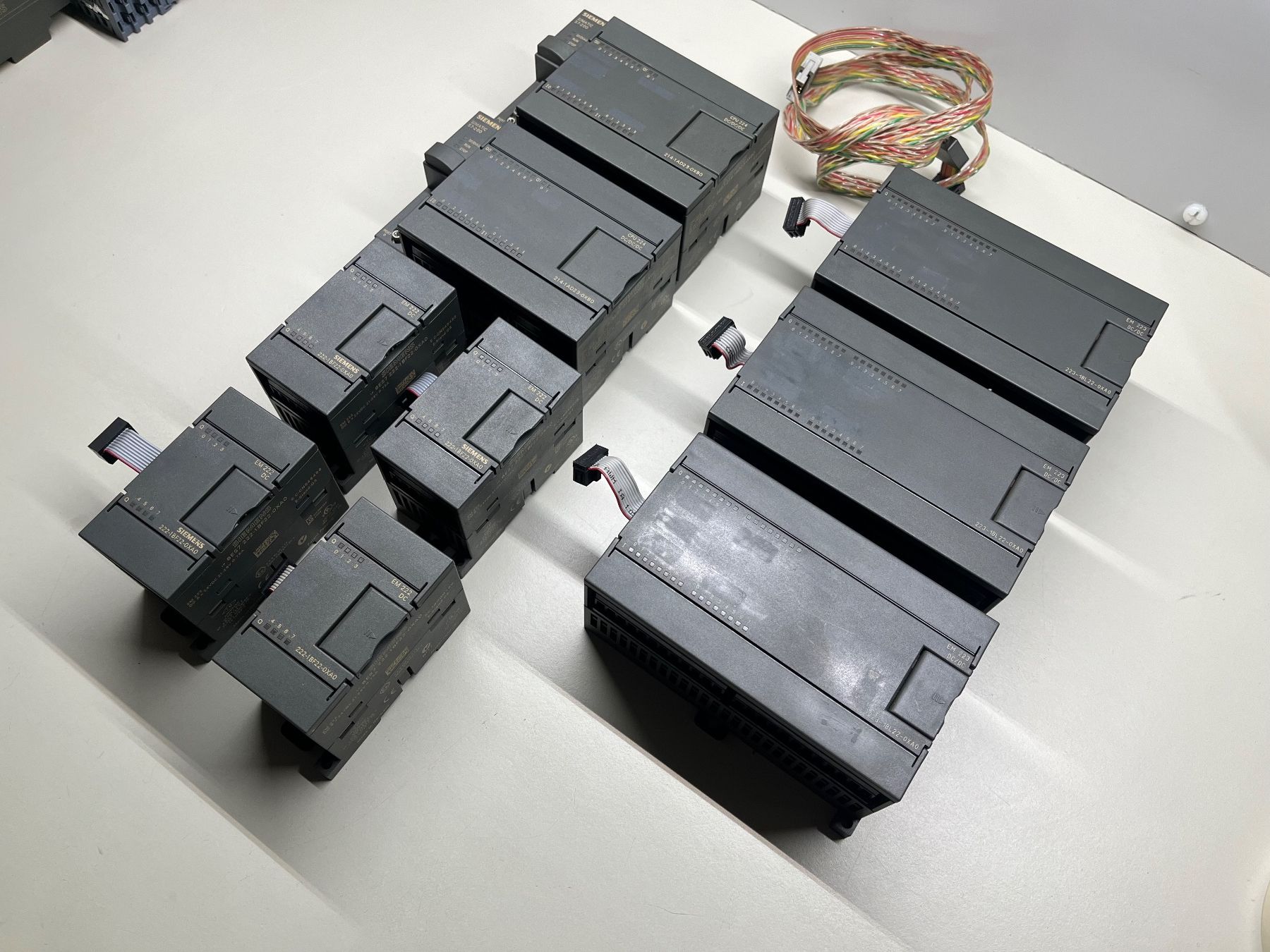 Siemens Componenti elettronici: Konvolut Simatic S7 200 Serie – Usato da Jenaz venduto da Speedy350