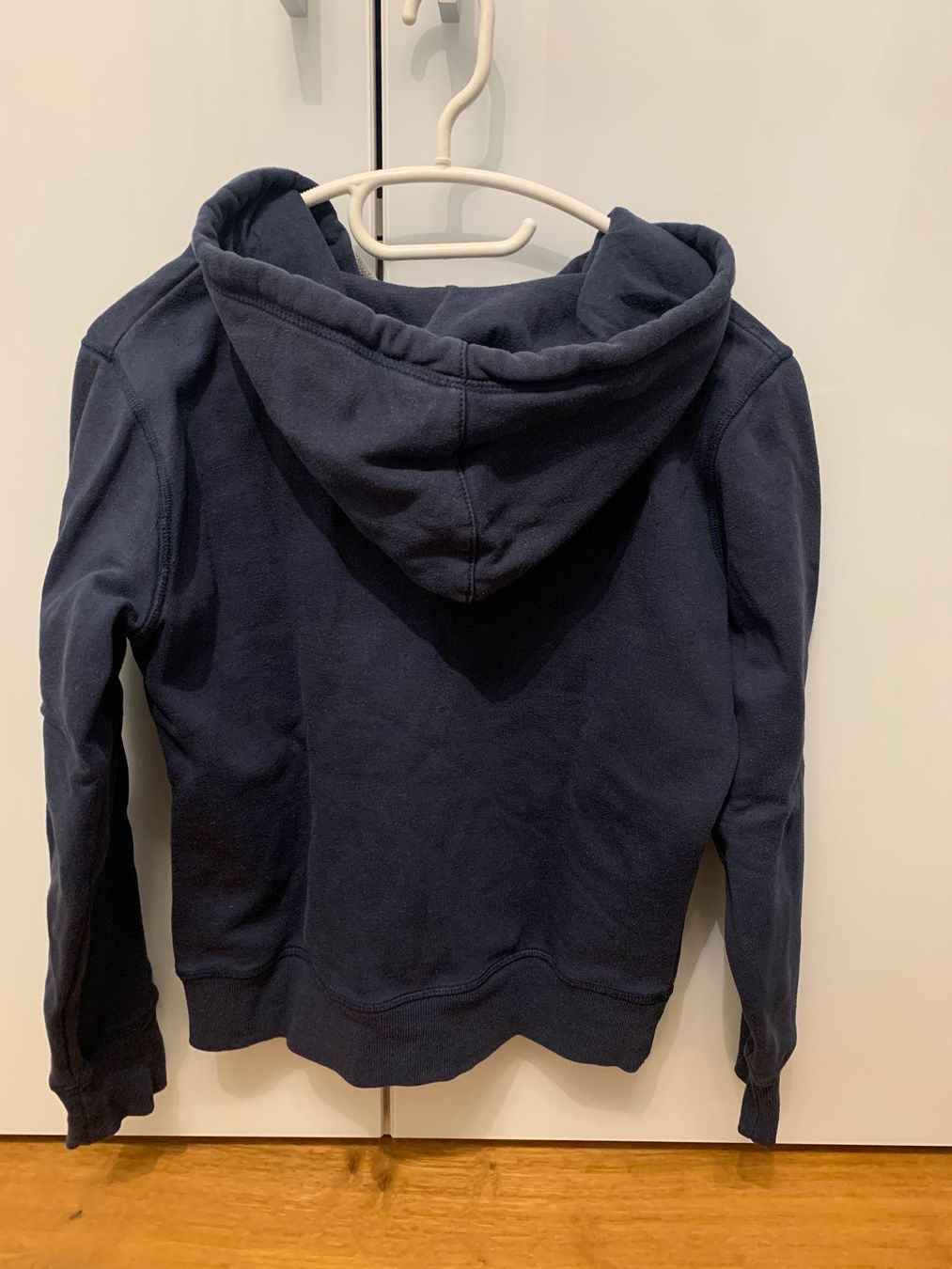 Maglioni & Felpe: Kapuzenpullover Farbe Blau, Gr. 36/38, Baumwolle – Usato da Einsiedeln venduto da important__ 1