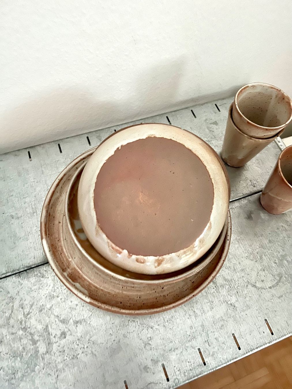Set di piatti: Keramik Geschirr Set, handgedreht – Usato da Zürich venduto da Fiorella_Pomodoro 2