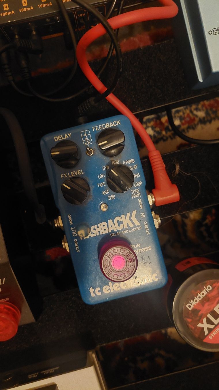 Instruments de musique: TC Electronic Flashback Delay and Looper, blue – D'occasion à Fribourg par dilerniafelice