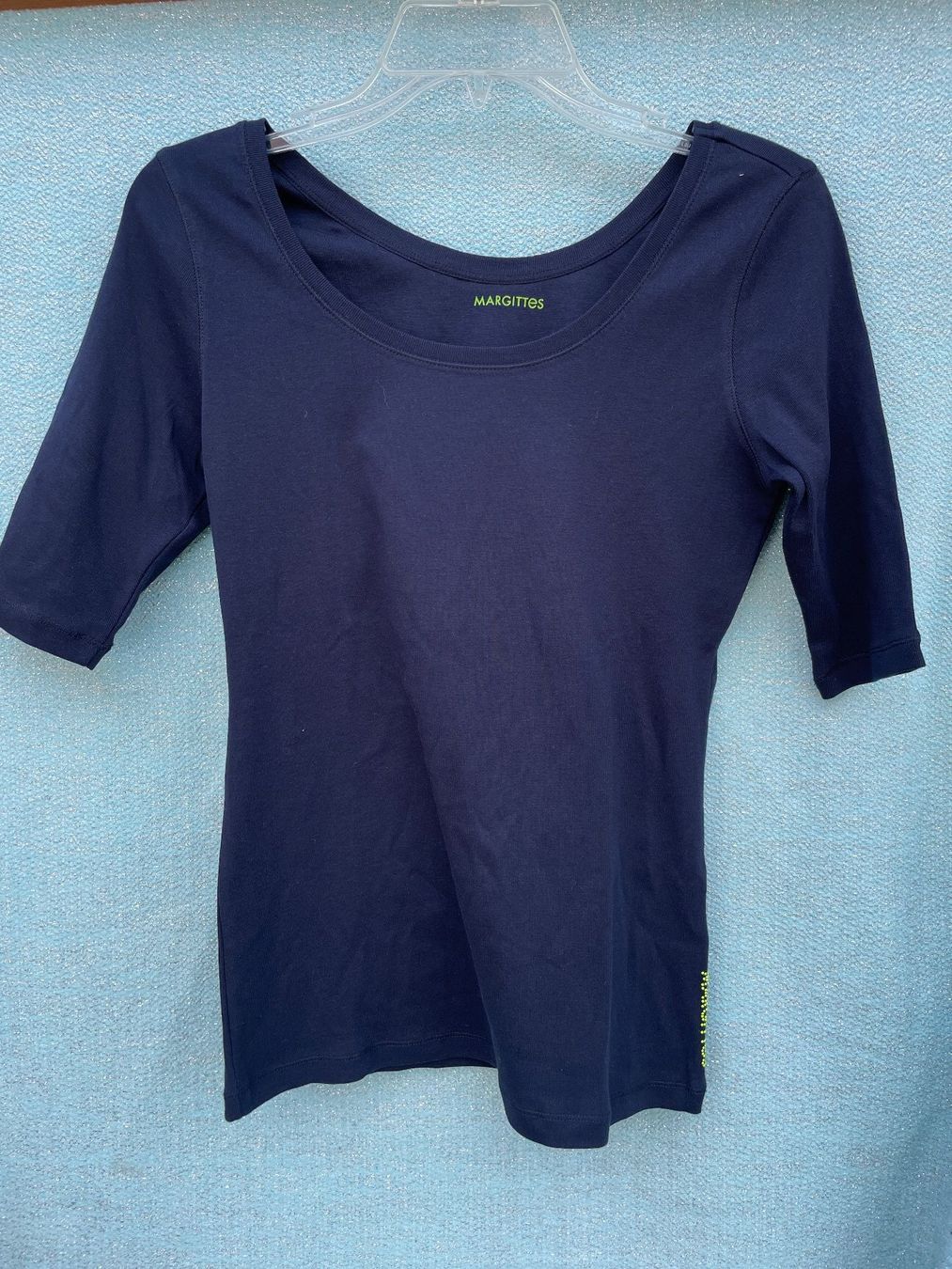 T-shirt: MARGITTES Oberteil / Sweatshirt Gr. 38 Navy – Usato da Frasnacht venduto da GracyStore