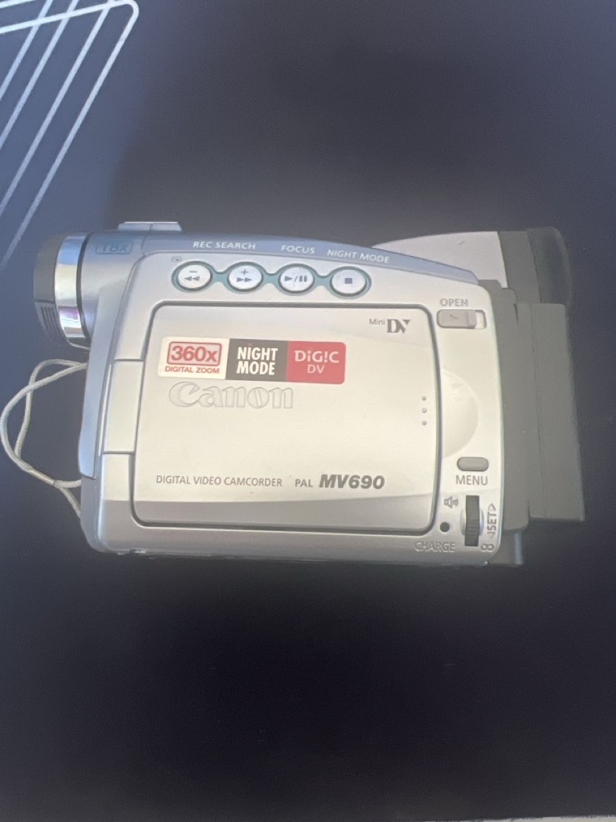 Canon Videocamere: Canon MV690 Mini DV Digital Camcorder with 2 Tapes – Nuovo (secondo la descrizione) da Winterthur venduto da jac_7vpy 2