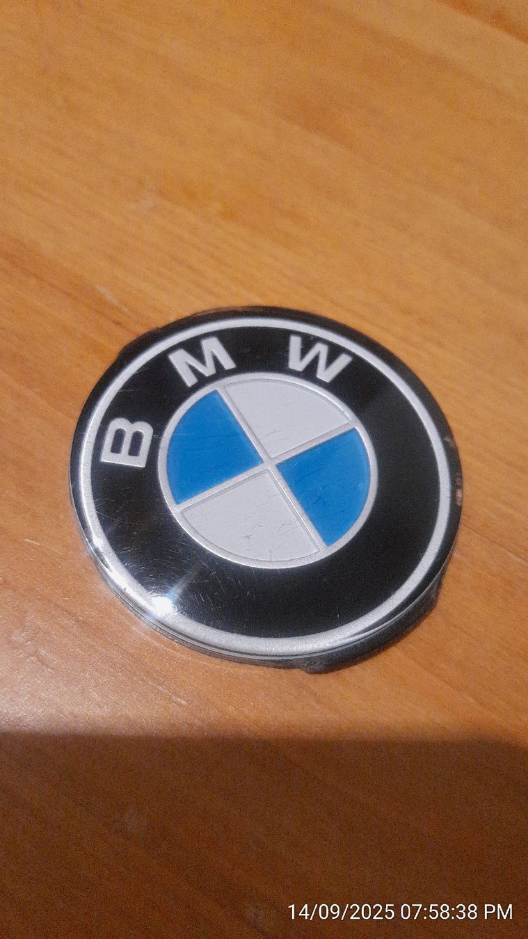 BMW Tutti pezzi di ricambio auto: Original BMW E36 Emblem Logo – Usato da Buchrain venduto da diogo_rdrs 1