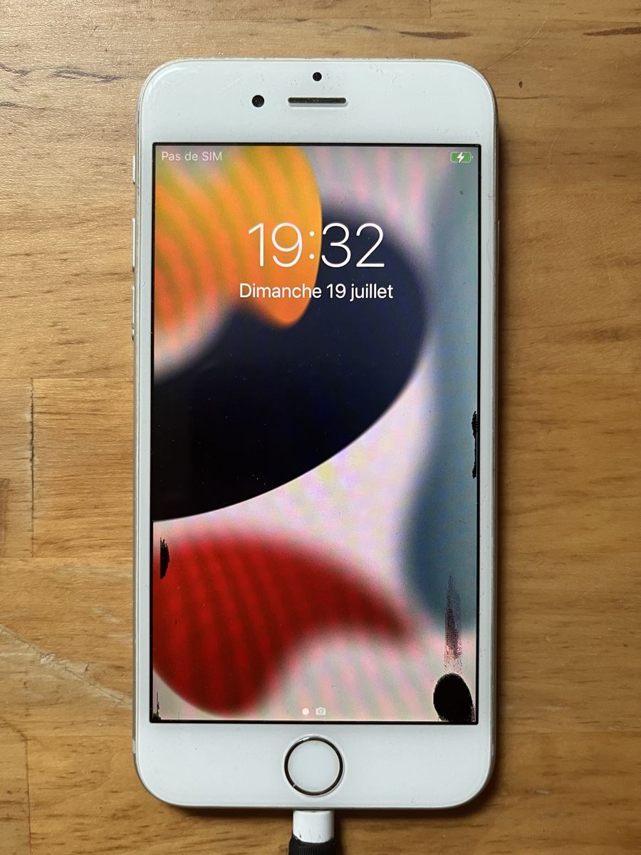 Apple Handys / Smartphones: iPhone 6s – Defekt aus Neuchâtel von jeromecurty