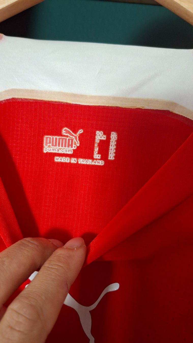 Schweizer Nati Canottiere & Pantaloni: Switzerland Nati world cup 2006 puma player version – Usato da Yverdon-les-Bains venduto da flo_8fgr 2