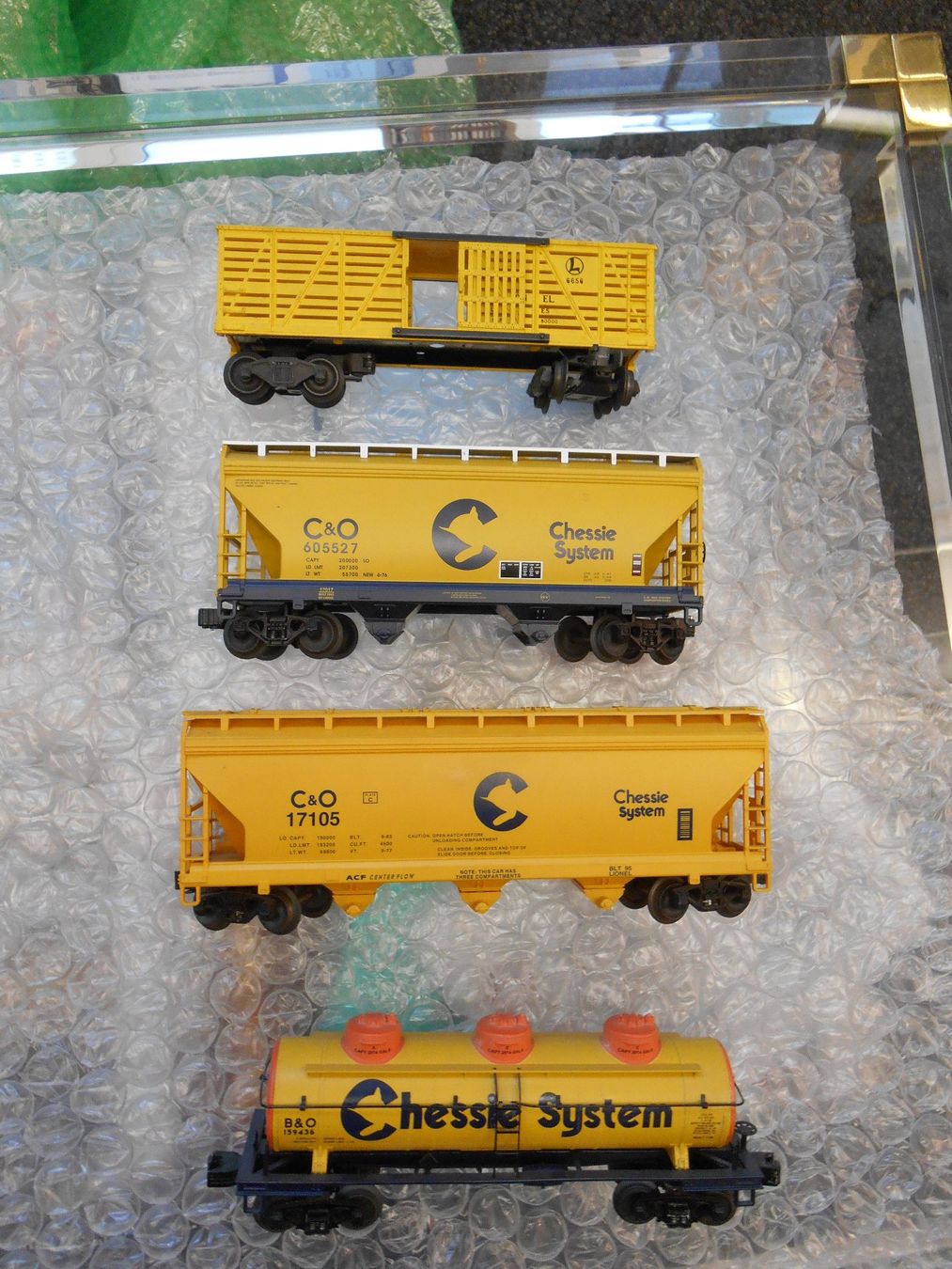 Lionel Modellini di ferrovie: Biete 4 Eisenbahnwaggons "Chessie System" - guter Zustand – Usato da Wohlen AG venduto da timpojim1 1