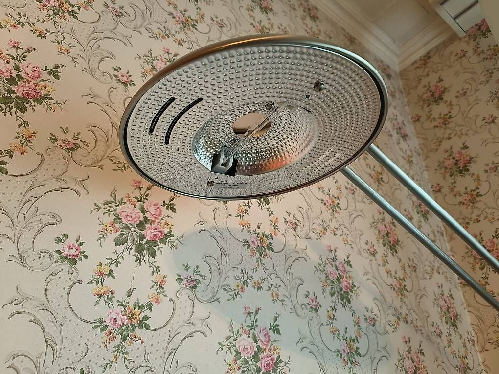 Bureaux: Glaspult drehbar inkl. Lampe – D'occasion à Münchwilen TG par SeHuDoHu 3