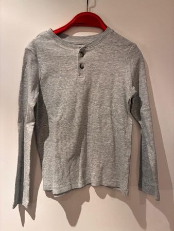Schönes Langarmshirt Gr. 122/128, Neu, H&M