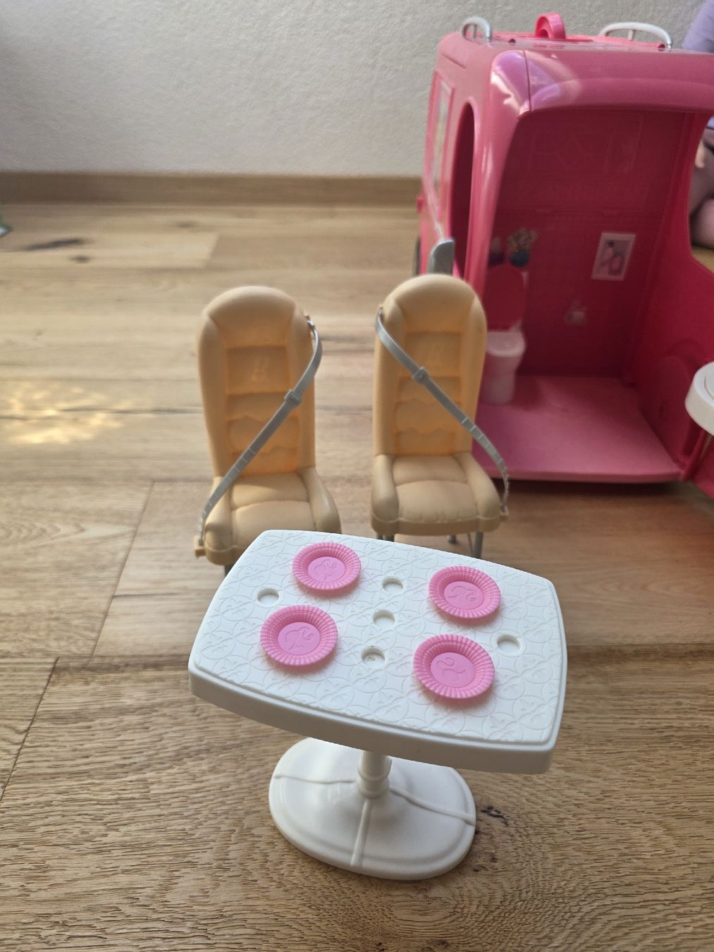 Giocattoli: Barbie Wohnmobil mit Rutsche – Usato da Toffen venduto da ver_x68f 5