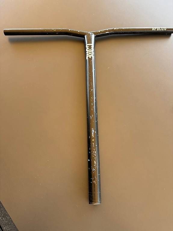 Kickboard: Guidon trottinette APOLLO / CORE utilisé, noir OCCASION  – Usato da la Tour-de-Trême venduto da lolodav
