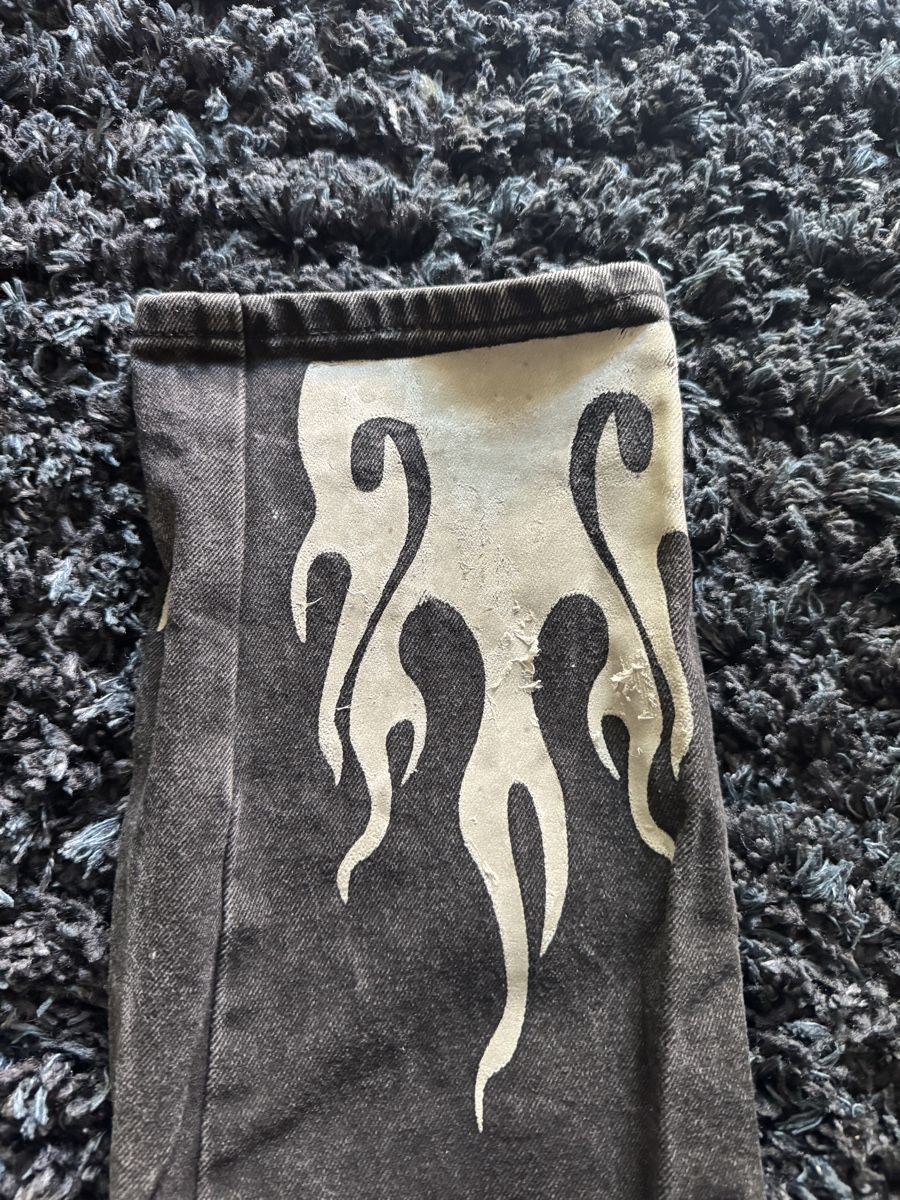 Jeans: Trapstar slimfit Jeans – Usato da Luzern venduto da Neonpigeon 5