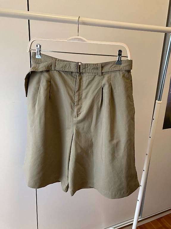 Pantaloni: Uniqlo Shorts, Gr. L, olive – Usato da Mörschwil venduto da een_9yyh