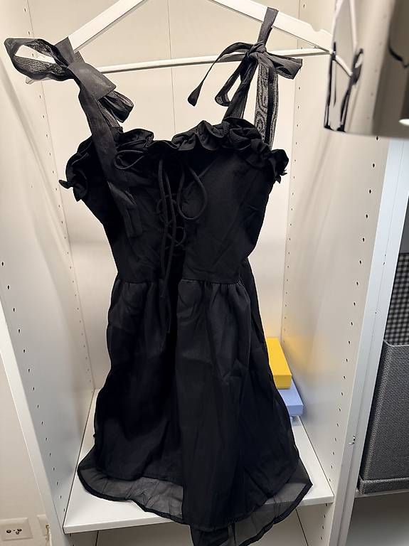 Vestiti: Robe taille unique noir comme neuf – Usato da Biel/Bienne venduto da secondstore