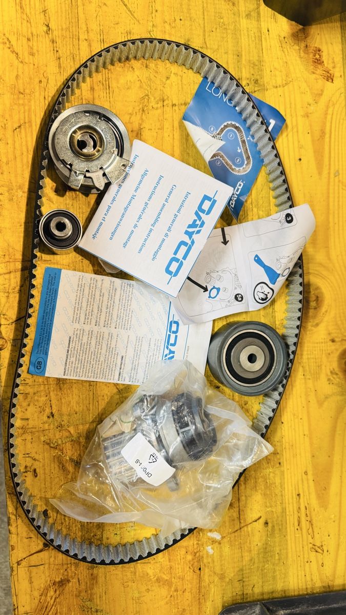 Audi Tutti pezzi di ricambio auto: Dayco kit distribution + pompe à eau pour Audi A4 avant B7 – Nuovo e nell'imballaggio originale da Onex venduto da gaivota71 4