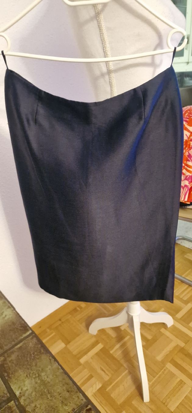 Max Mara Gonne: Max Mara Rock Gr 42 – Usato da St. Gallen venduto da mania03 1