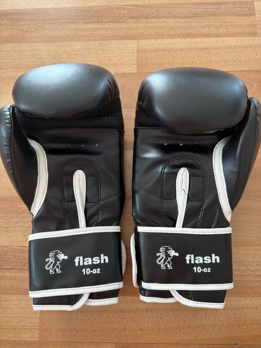 Guanti & manicotti: Leone boxing Handschuhe  – Usato da Arbon venduto da lea_h6r7 1
