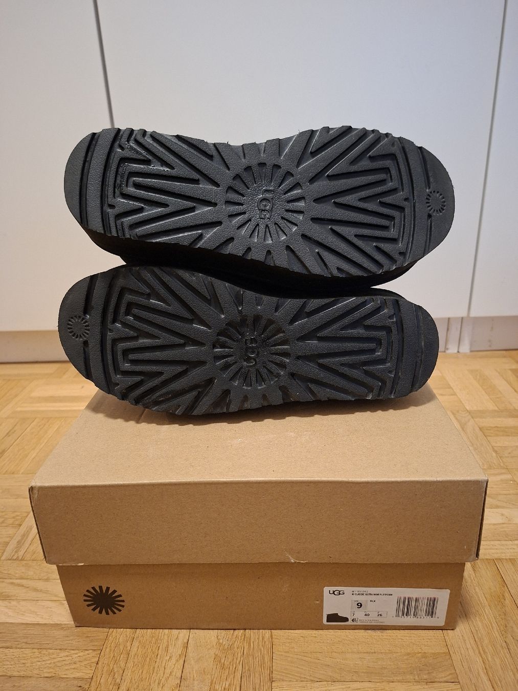 Ugg Damenschuhe: Ugg Noir ultra mini platform taille 40 – Neu und originalverpackt aus Plan-les-Ouates von Laly_92 4