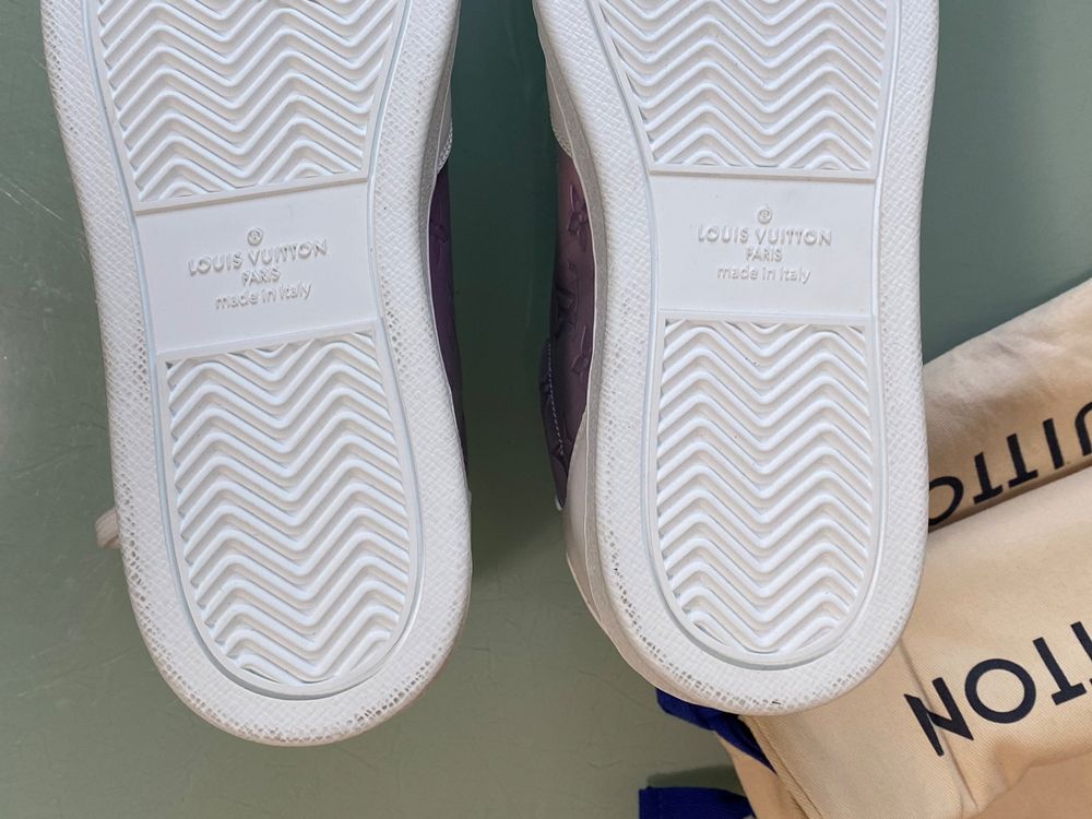 Louis Vuitton Scarpe da uomo: LOUIS VUITTON Rivoli Reflektier Monogramm Low Sneaker 41 NEU – Nuovo e nell'imballaggio originale da Kreuzlingen venduto da kruezbiz 9