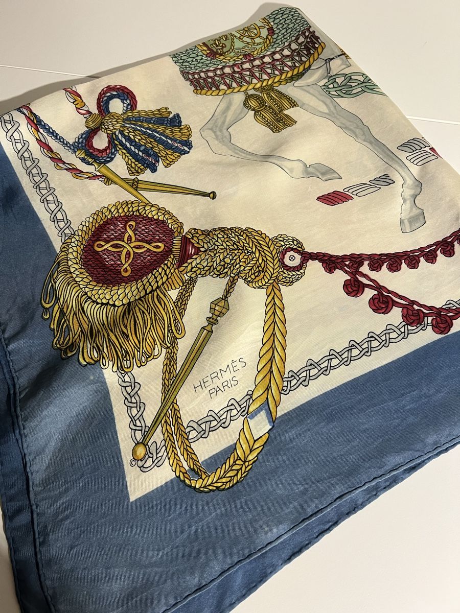 Hermès Foulard & Sciarpe: Carré Hermès, vintage – Usato da St-Pierre-Clages venduto da ste_xk6p 3
