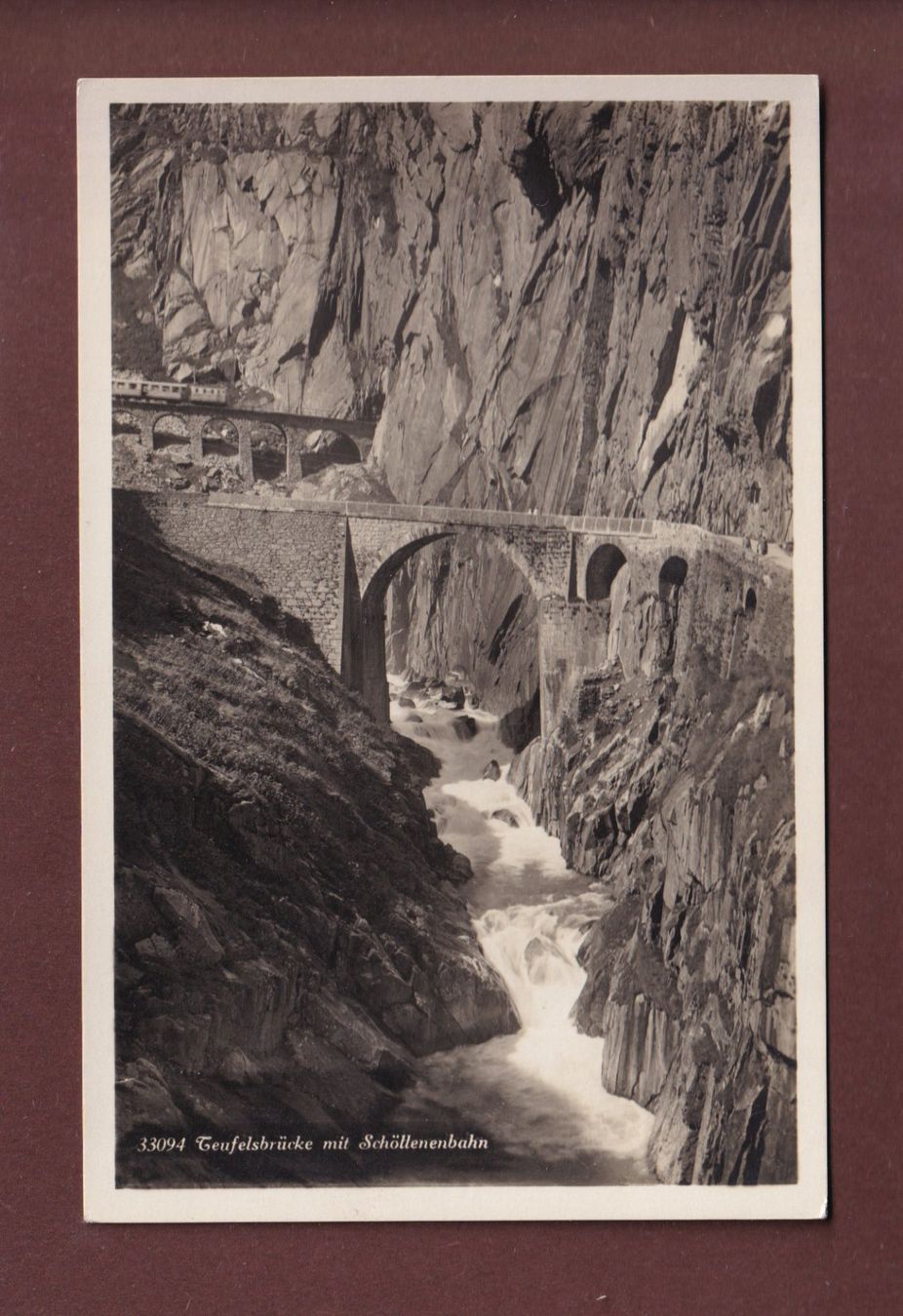 Cartoline postali: TEUFELSBRÜCKE mit Schöllenenbahn – Usato da Pully venduto da nicecards