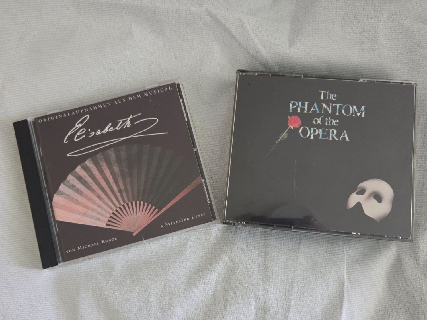 CD: Musical CD-Bundle: Elisabeth (Wien 1992) & The Phantom – Usato da Abtwil AG venduto da MaVo.0710 1