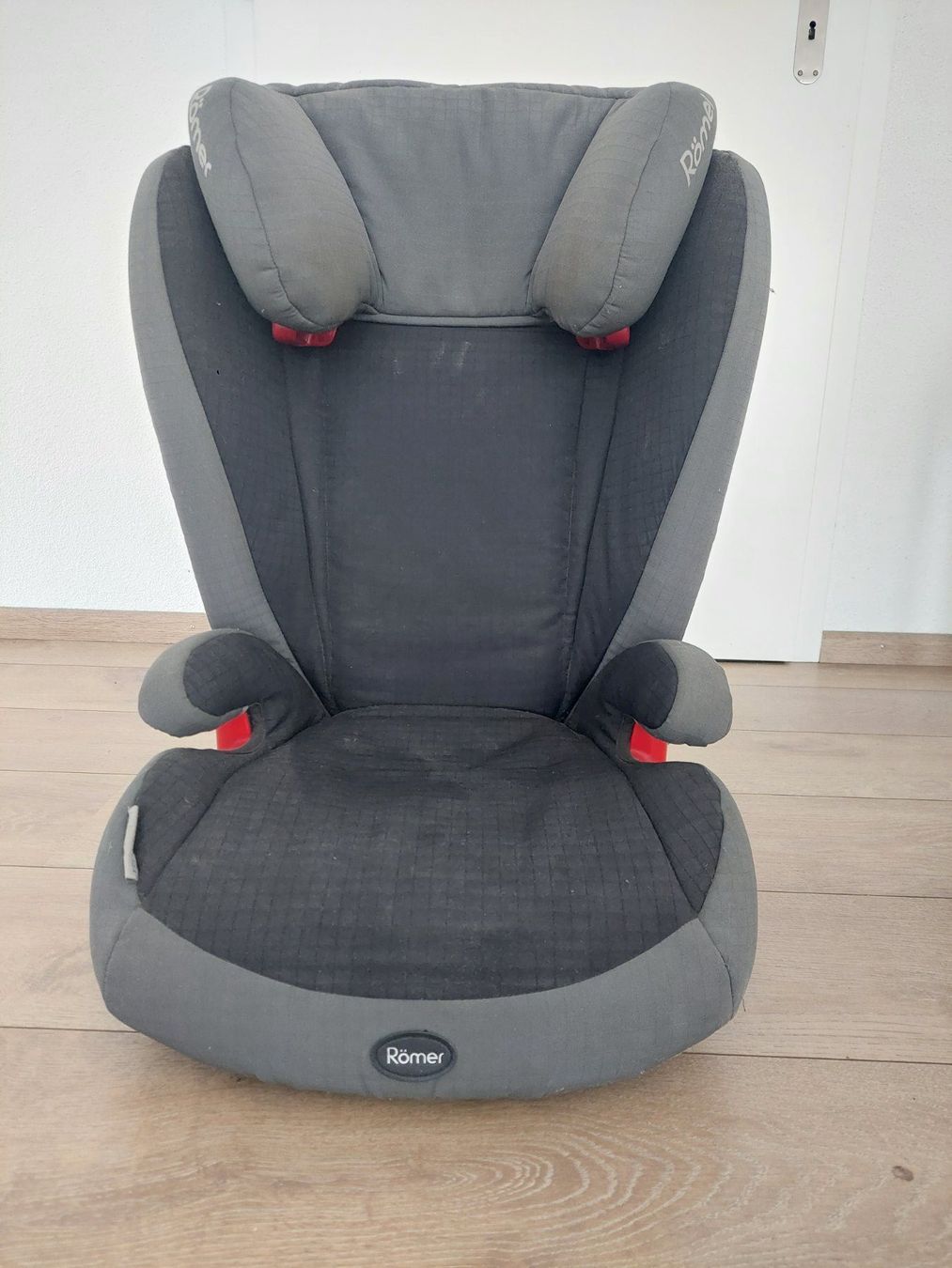 Britax Römer Seggiolini per auto: Kinderautositz – Usato da Flühli LU venduto da Bikeboy2