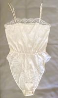Déesse Switzerland Body 100% Seide mit Spitze Gr. 36 weiss