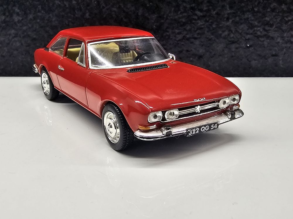 Peugeot 504 Coupé Rood Norev 1:43