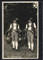 Schweizer Bauern in Appenzeller Trachten