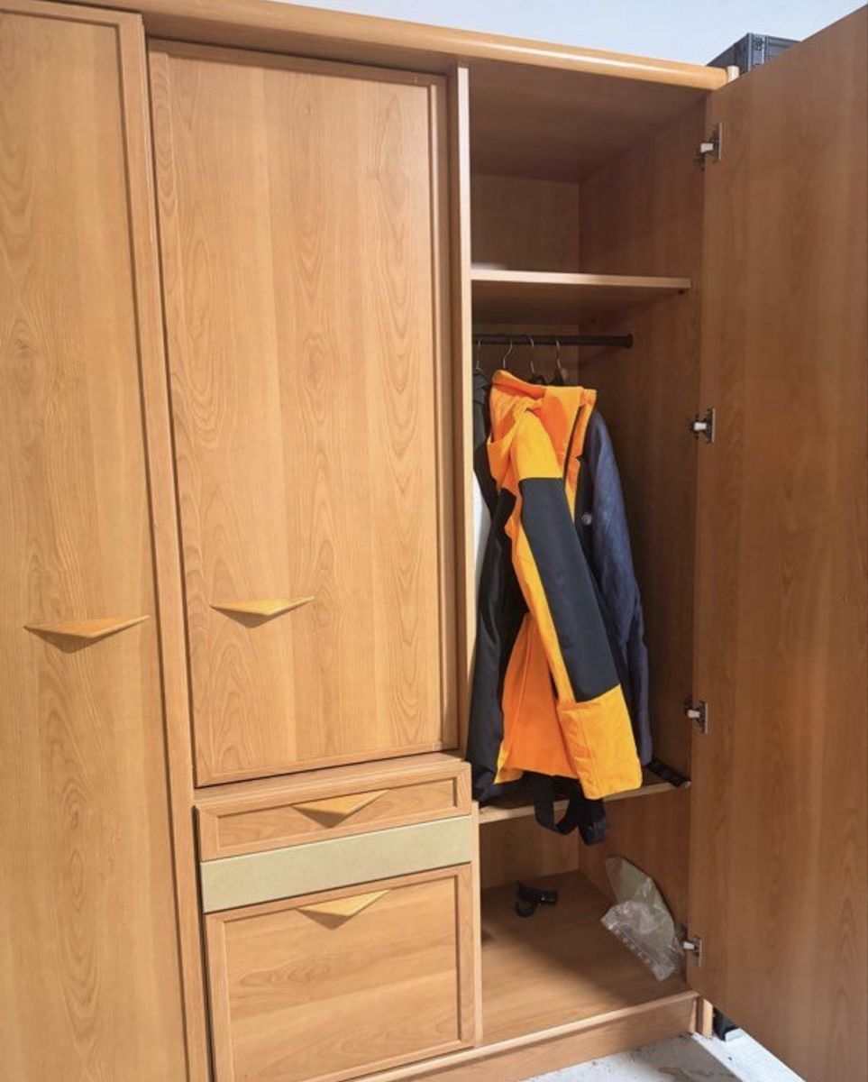 Schränke: Alsatian wardrobe. Excellent quality  – Gebraucht aus Basel von as_rcrd 4