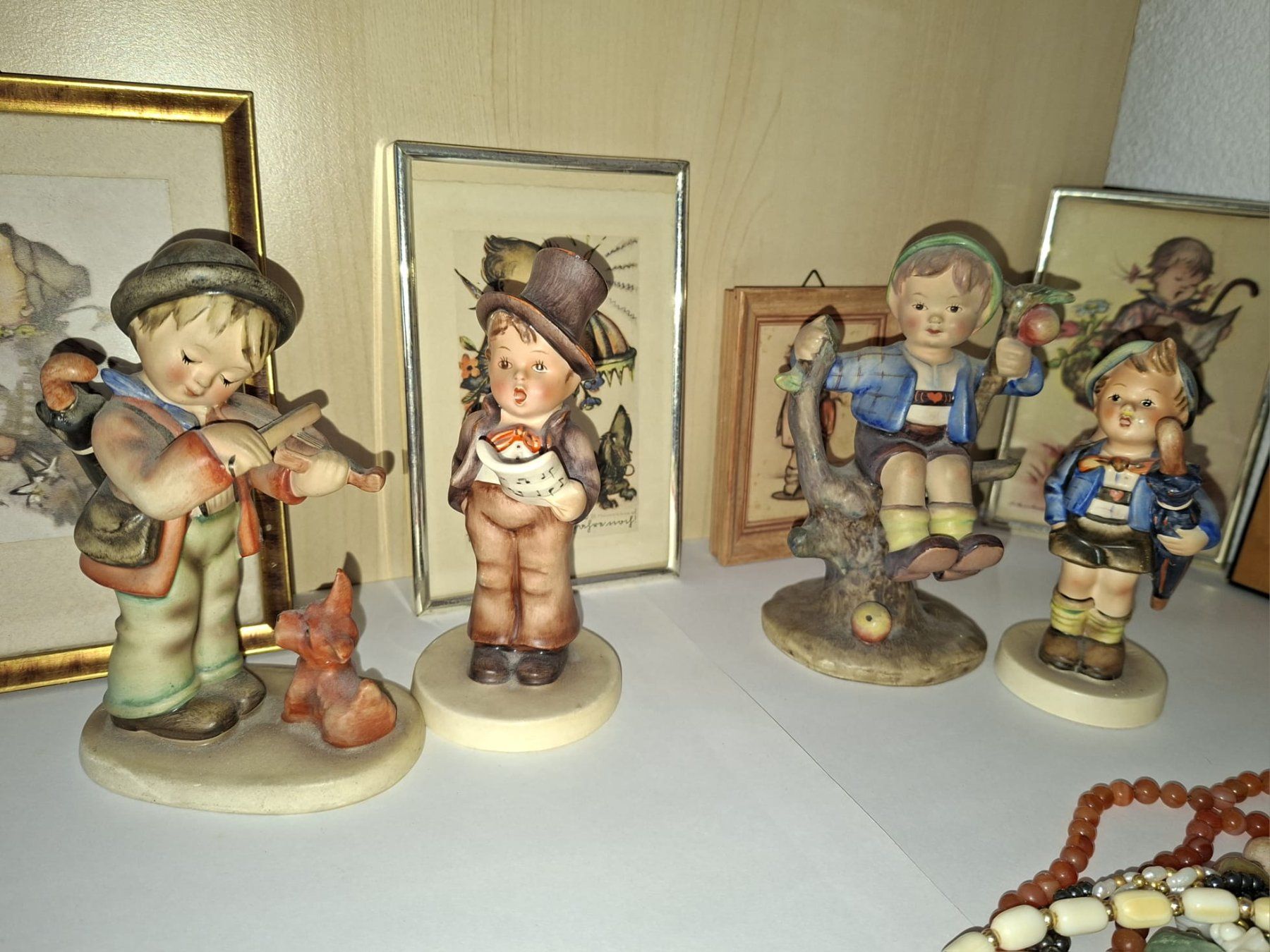 Hummel Statuette: 4 GoebelHummel Figürchen + Bilder **** – Usato da Weiningen ZH venduto da nic--ole 2