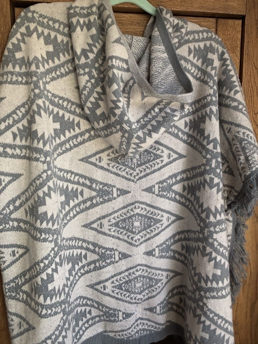 Altro in  Abbigliamento & Accessori: HEMISPHERE Poncho NEU – Nuovo (secondo la descrizione) da Pratteln venduto da sab_whk9 1