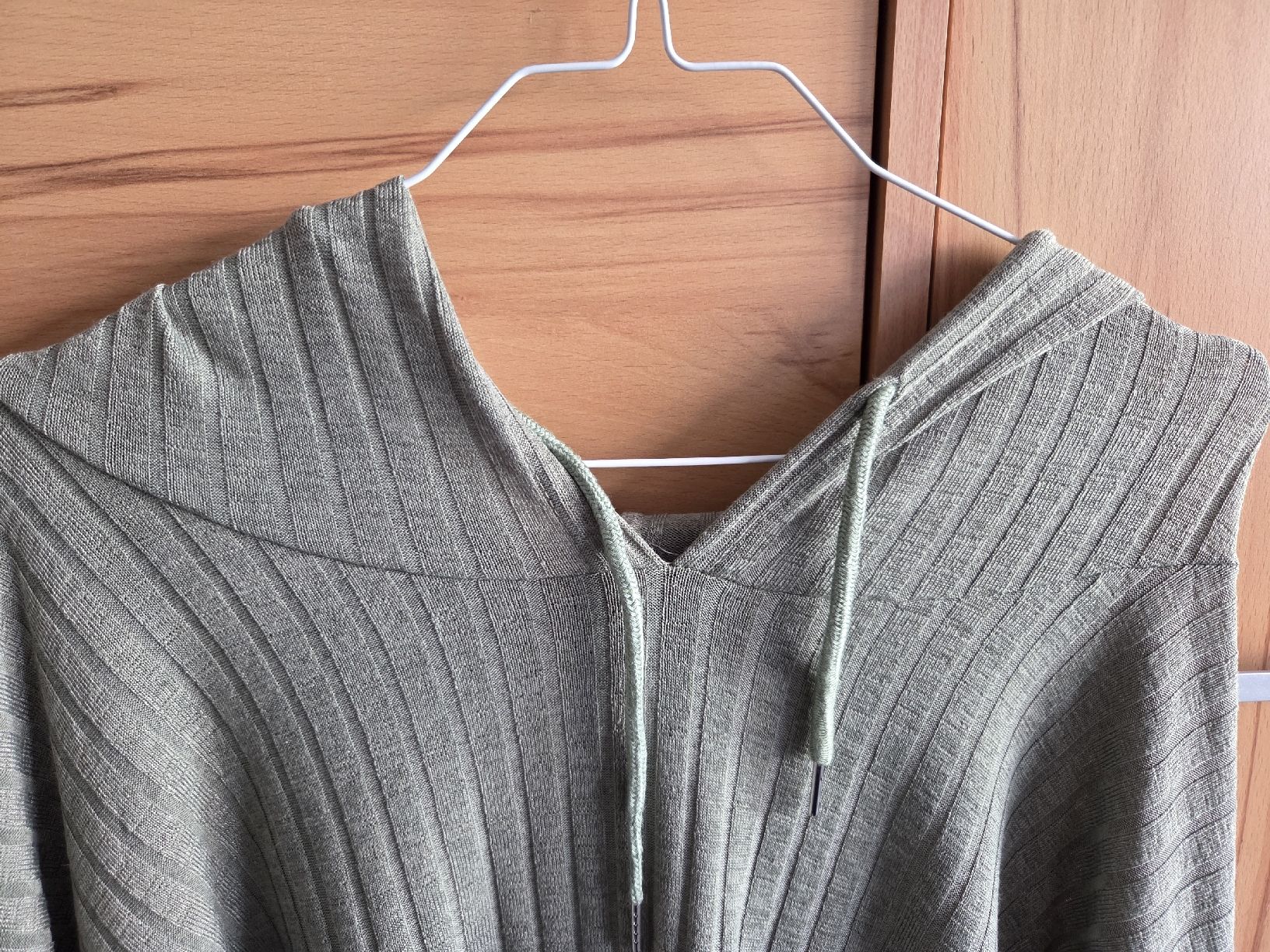 Maglioni & Felpe: Grosse Grösse Übergangs Hoodie Pulli Helloliv Gr 50 bis 54  – Nuovo (secondo la descrizione) da Winterthur venduto da katzen07 1