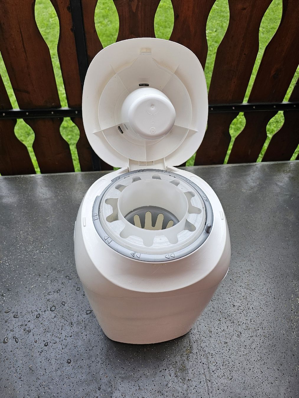 Tommee Tippee Cestini per rifiuti: Tommee Tippee Windelweimer – Usato da Schwyz venduto da Francesca54 2