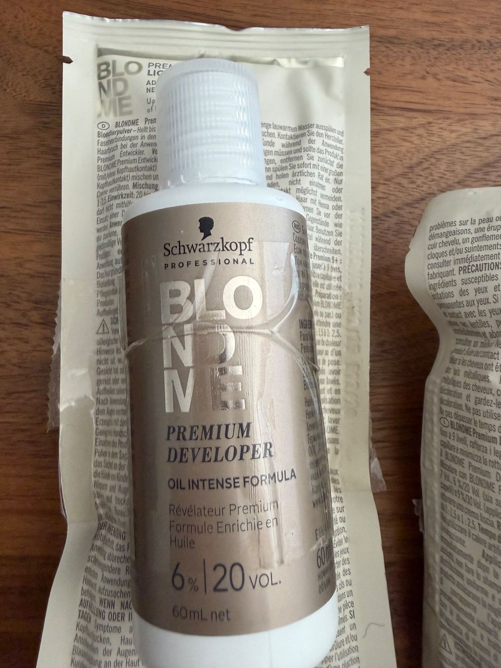 Färbemittel: Schwarzkopf BlondMe Lightener 9+, Developer 6%, Zubehor Set – Neu und originalverpackt aus Wilen b. Wollerau von rosmarin13 2