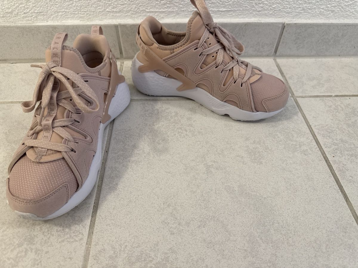 Nike Scarpe da donna: Nike Air Huarache – Nuovo (secondo la descrizione) da rotkreuz venduto da tijana0504 1