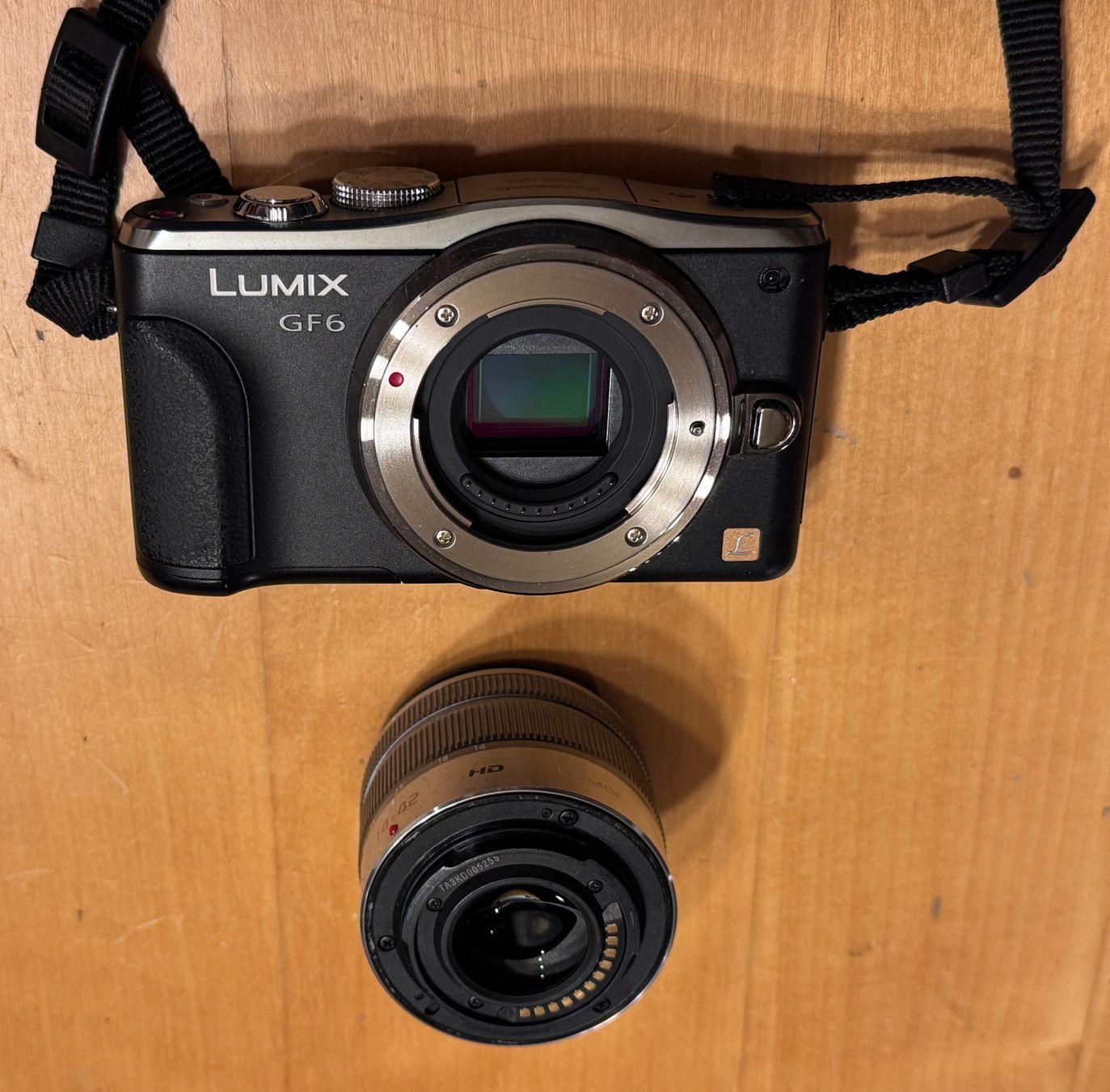 Panasonic Kamera: Panasonic Lumix DMC GF6 – Defekt aus Unterengstringen von NOISE 6