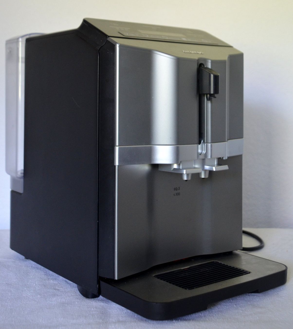 Siemens Kaffeemaschinen & Espressomaschinen: Siemens EQ300 Kaffeemaschine  / machine à café – Gebraucht aus Collonges von arashee 1