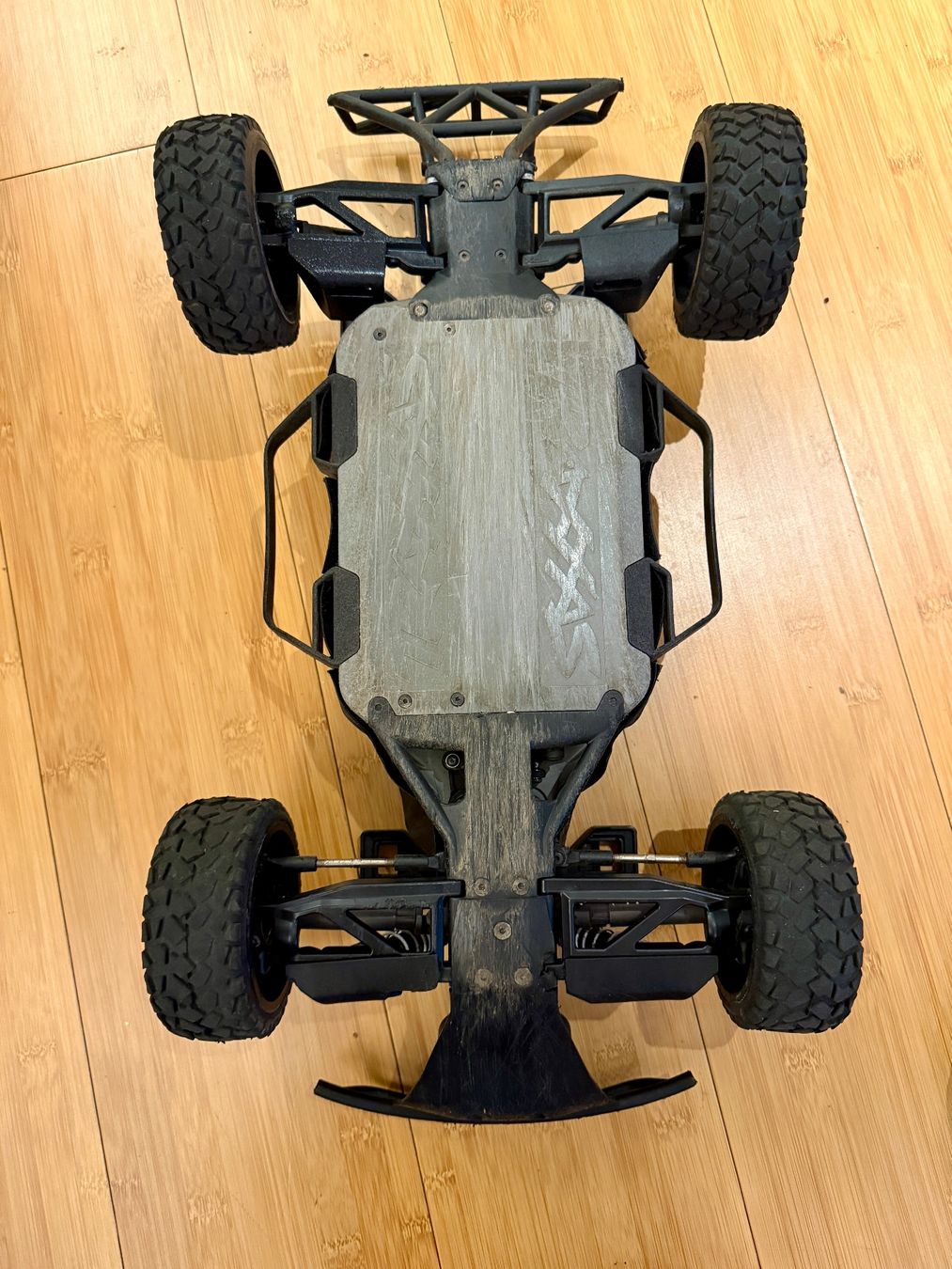 Traxxas Modellismo RC: Traxxas Slash 4WD mit Clipless-Karosserie – Usato da Gordola venduto da heli-teck 3