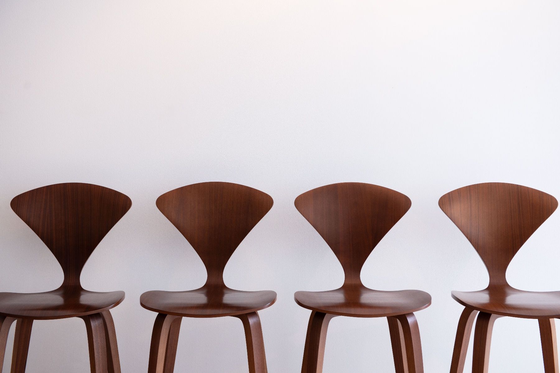 Stühle: Set of 4 Norman Cherner Bar Stools Walnut – Gebraucht aus Zürich von heydaymoebel 8