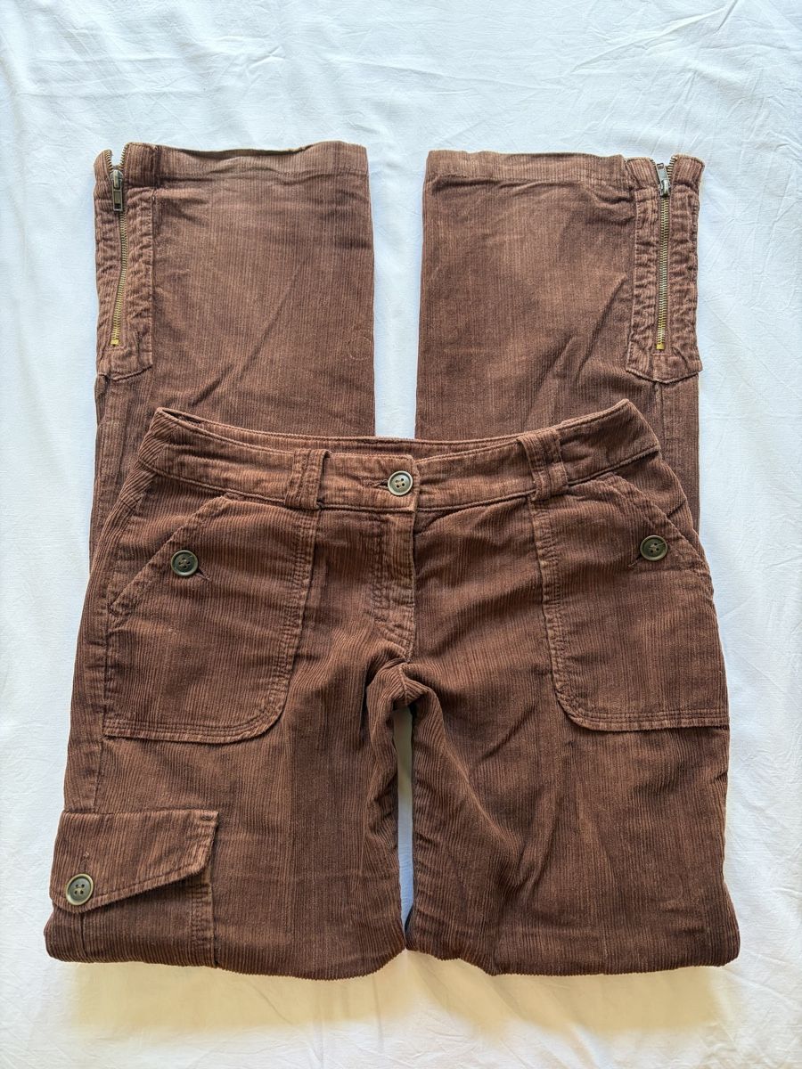 C&A Pantaloni: Y2K Brown Corduroy Cargo Pants – Usato da Fribourg venduto da flo_g9gs